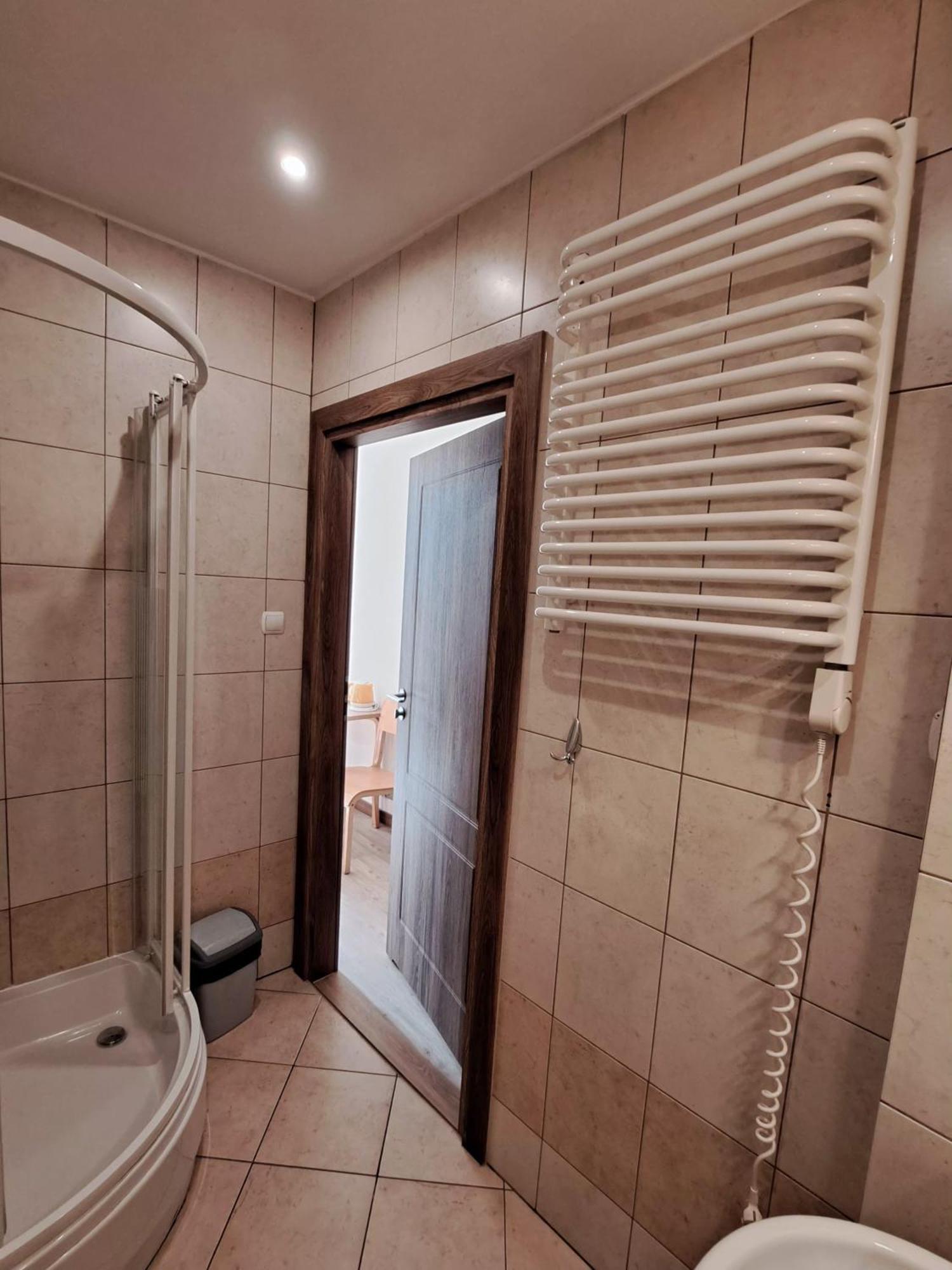 Double Room Bathroom