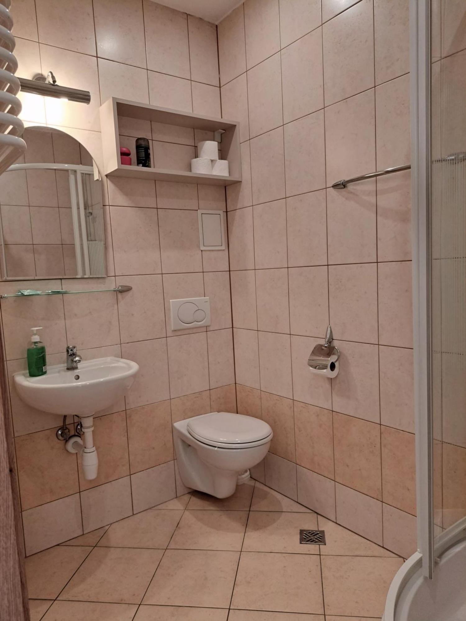 Double Room Bathroom