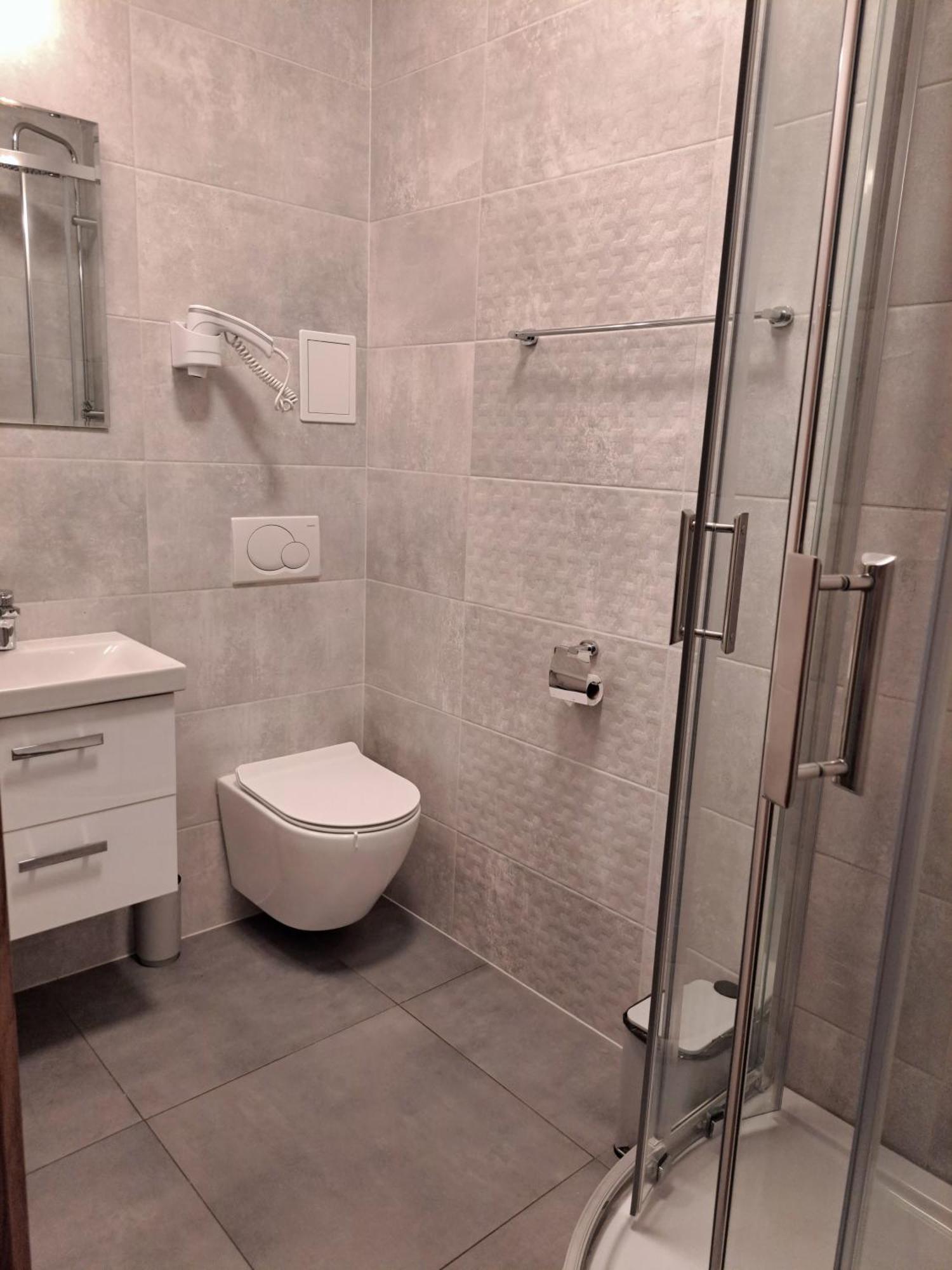 Twin Room Bathroom